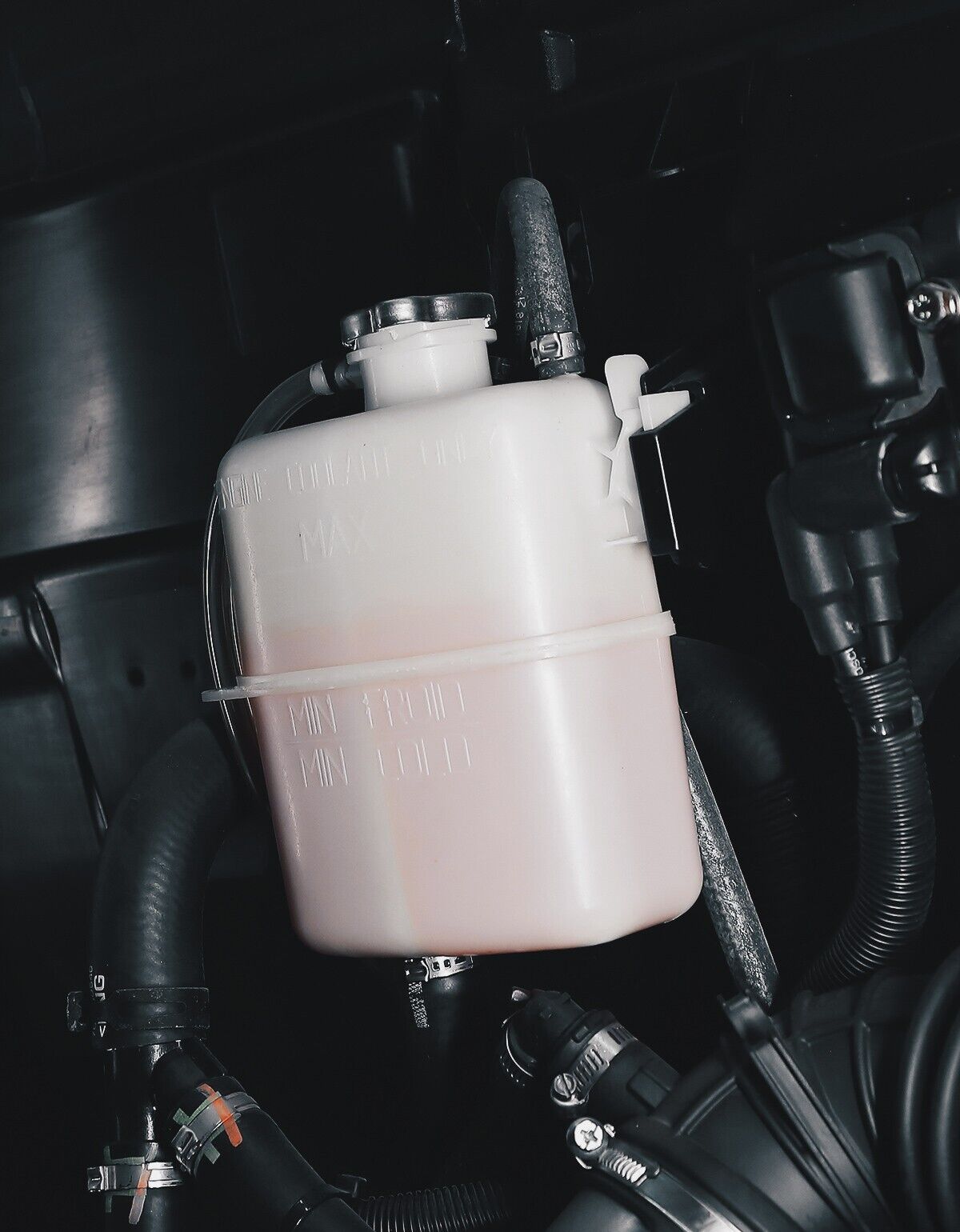 Coolant Reservoir Tank for Can-Am Maverick X3 Defender HD8/10 - Kemimoto